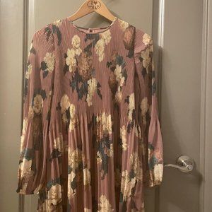 Aritzia Wilfred Daydreamer Mini Dress Pleated mini dress